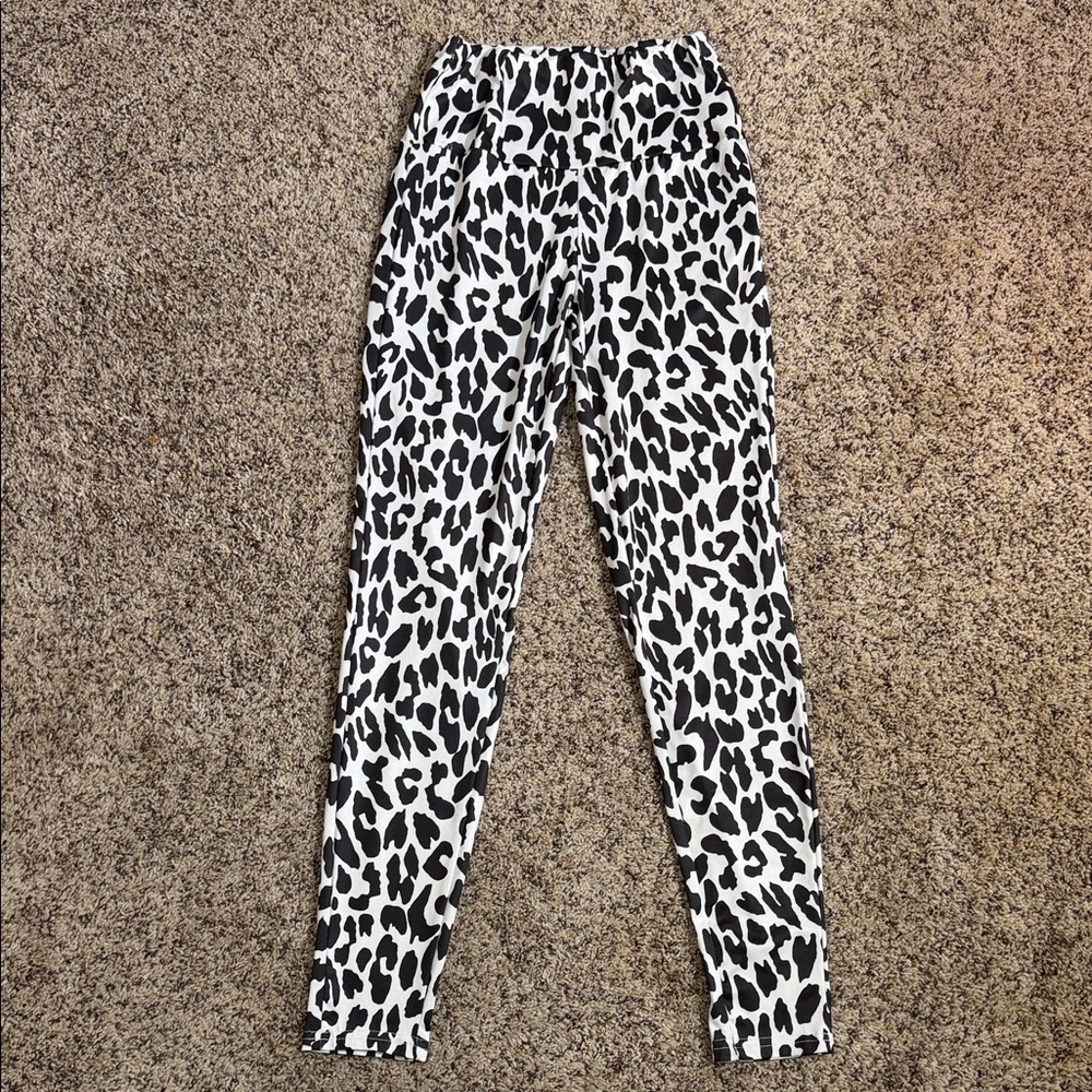 SHEIN High Waisted Leopard Print Leggings Size Small
